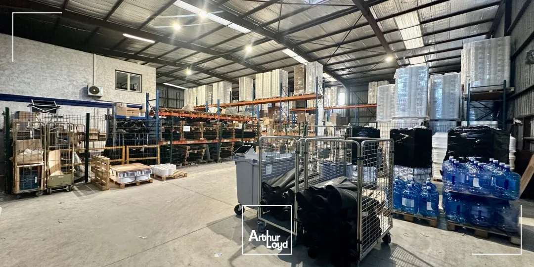 Locaux d'activité & Entrepôts - Location - VELAUX - 13880 - 740-740 - 7659064