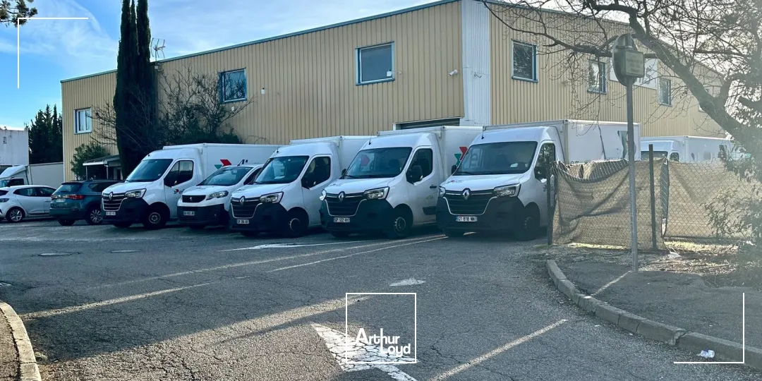 Locaux d'activité & Entrepôts - Location - VELAUX - 13880 - 740-740 - 7659061