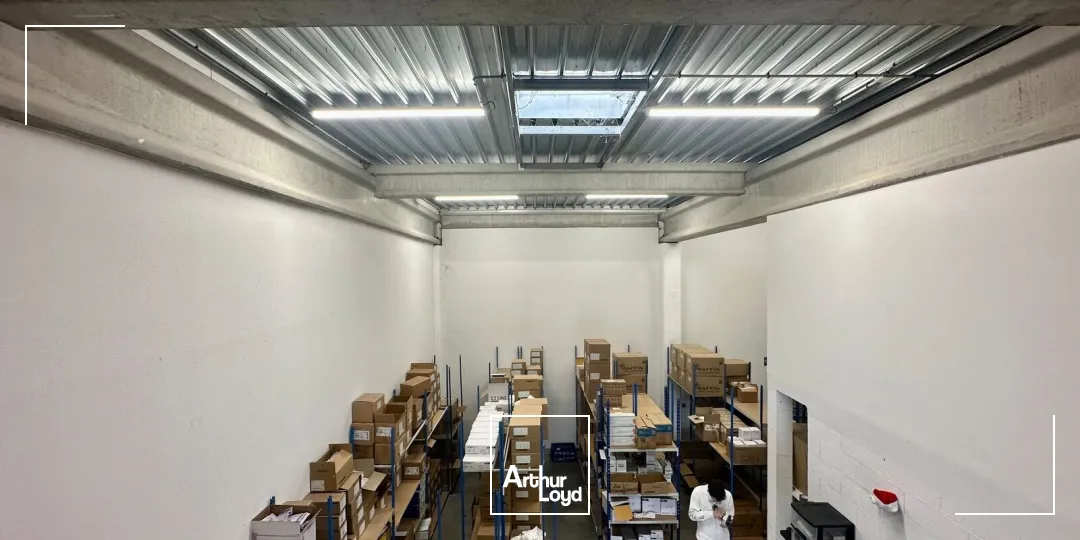 Locaux d'activité & Entrepôts - Vente - AIX EN PROVENCE - 13290 - 384-384 - 7659370