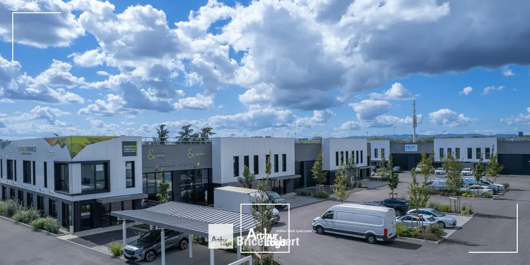 Locaux d'activité & Entrepôts - Location - VAULX EN VELIN - 69120 - 350.5-1066.3 - 7659911