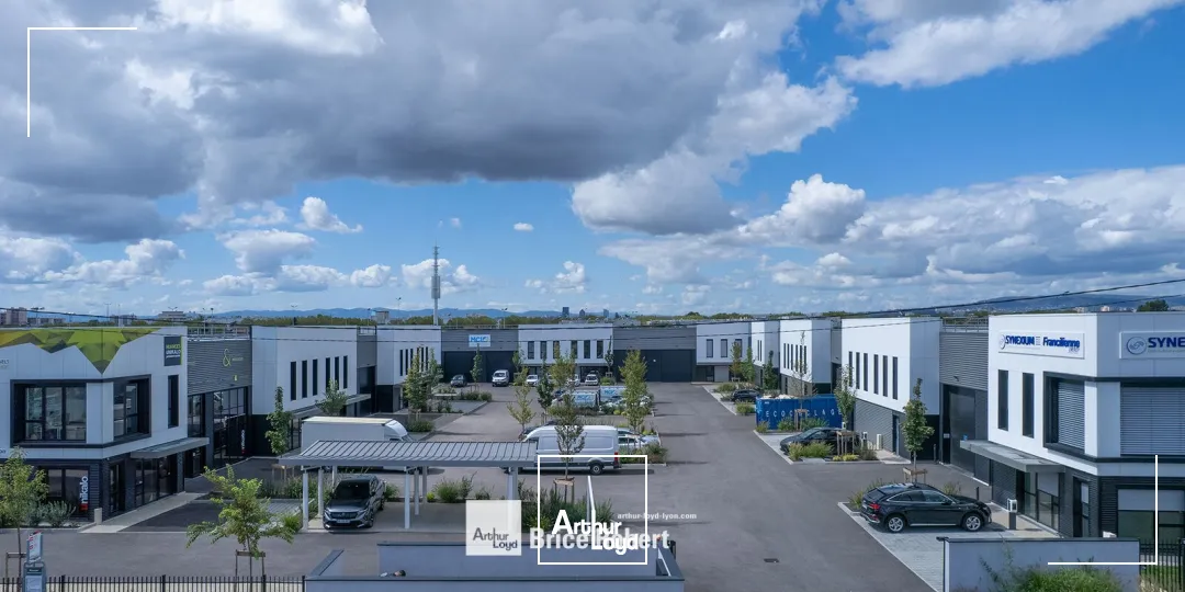 Locaux d'activité & Entrepôts - Location - VAULX EN VELIN - 69120 - 350.5-1066.3 - 7659908