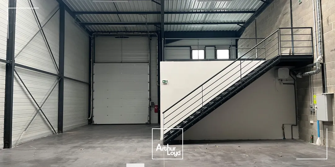 Locaux d'activité & Entrepôts - Location - VENISSIEUX - 69200 - 261-855 - 7659936