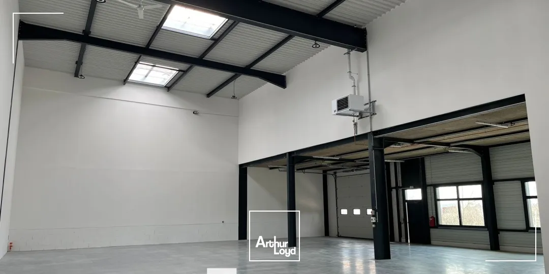 Locaux d'activité & Entrepôts - Location - SAINT PRIEST - 69800 - 0-10293 - 7659965