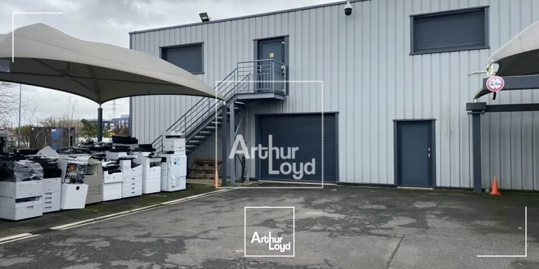 Locaux d'activité & Entrepôts - Vente - MOISSY-CRAMAYEL - 77550 - 650-650 - 7660641