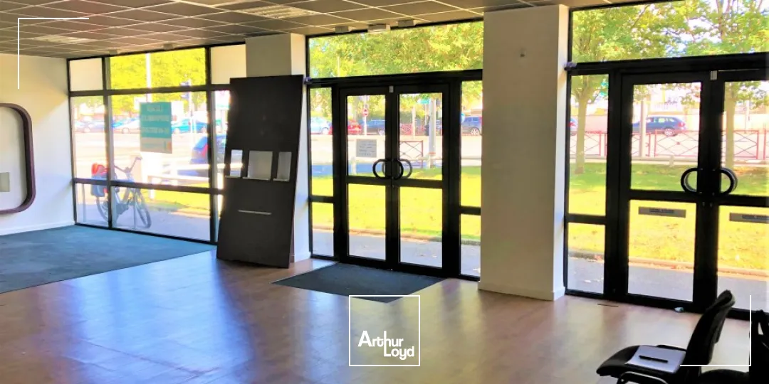 Locaux commerciaux - Location - POITIERS - 86000 - 121-121 - 7660680