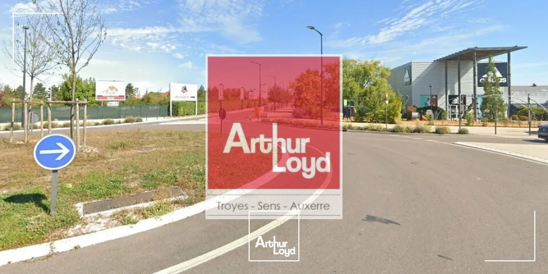 Locaux commerciaux - Location - PONT-SAINTE-MARIE - 10150 - 668-668 - 7660712