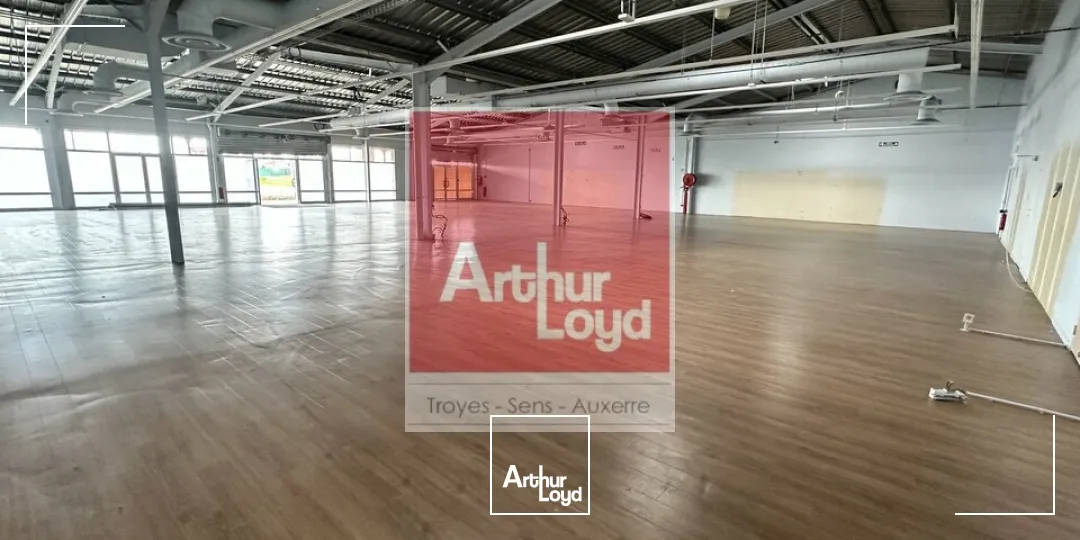 Locaux commerciaux - Location - PONT-SAINTE-MARIE - 10150 - 668-668 - 7660709