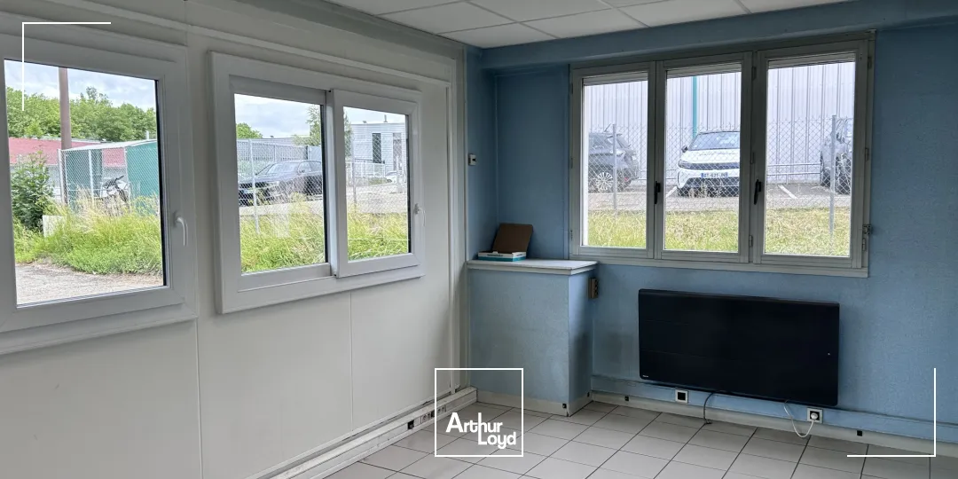 Locaux d'activité & Entrepôts - Vente - LONS LE SAUNIER - 39000 - 1978-1978 - 7661070