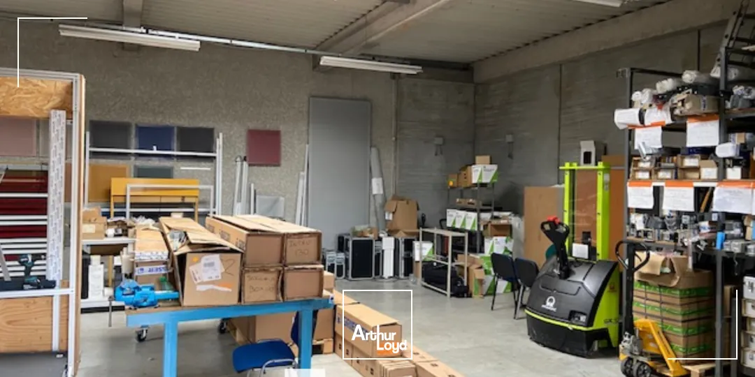 Locaux d'activité & Entrepôts - Location - DECINES CHARPIEU - 69150 - 500-500 - 7661352