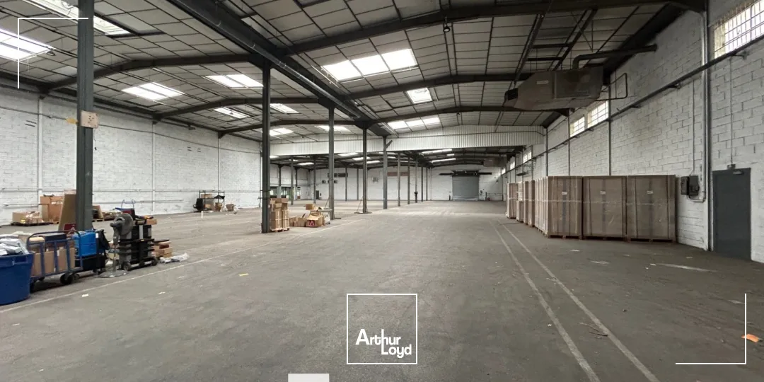 Locaux d'activité & Entrepôts - Location - VAULX EN VELIN - 69120 - 3260-3260 - 7661500