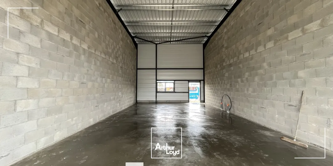 Locaux d'activité & Entrepôts - Vente - CHARVIEU CHAVAGNEUX - 38230 - 114.67-505.48 - 7661585