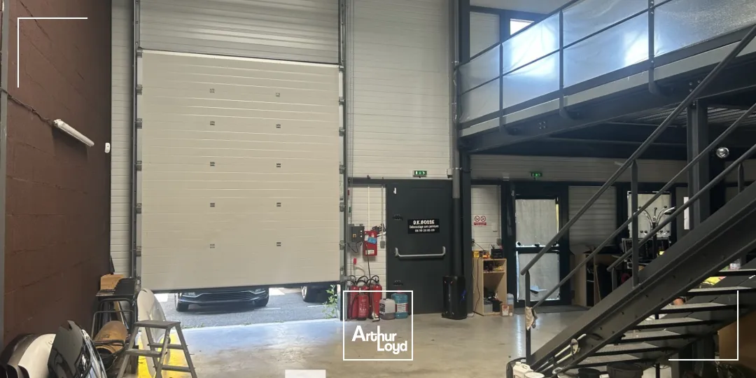 Locaux d'activité & Entrepôts - Location - GENAY - 69730 - 168-168 - 7661730