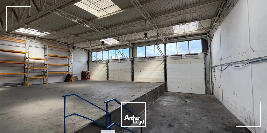 Locaux d'activité & Entrepôts - Location - SAINT PRIEST - 69800 - 500-1500 - 7661781