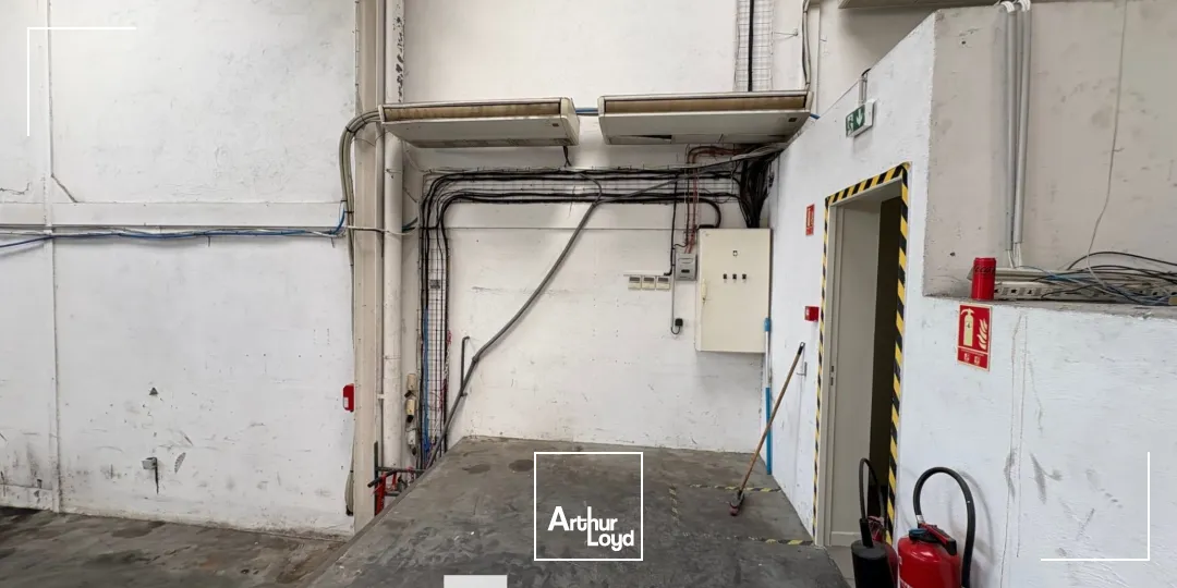 Locaux d'activité & Entrepôts - Location - SAINT PRIEST - 69800 - 500-1500 - 7661783