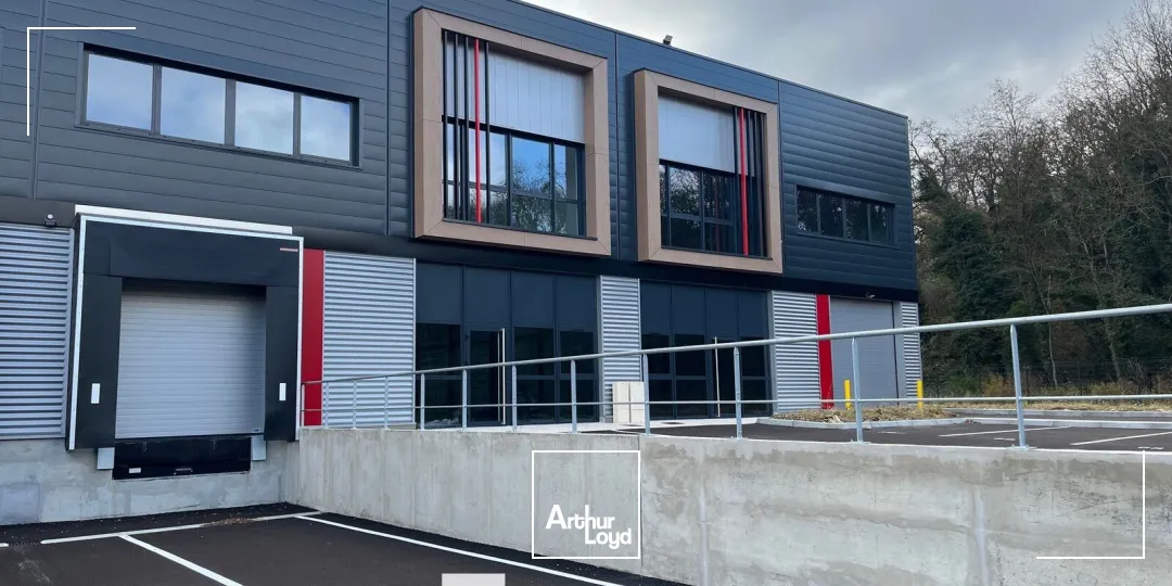 Locaux d'activité & Entrepôts - Location - SAINT LAURENT DE MURE - 69720 - 365-5608 - 7661812