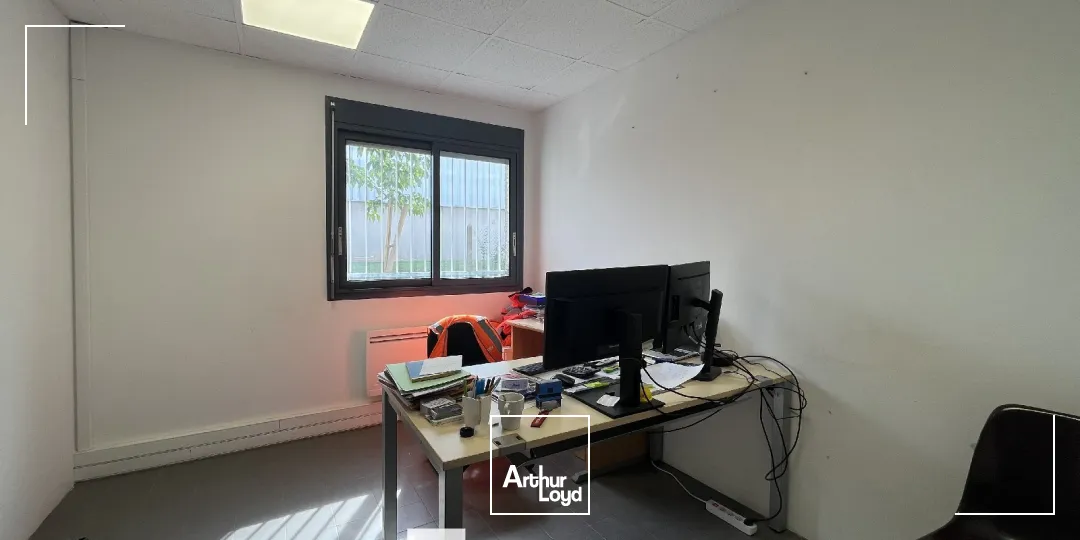 Locaux d'activité & Entrepôts - Location - CHASSIEU - 69680 - 230-230 - 7661840