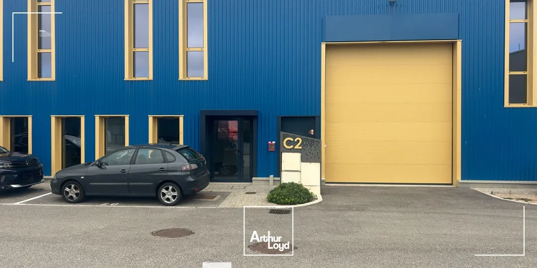 Locaux d'activité & Entrepôts - Location - SAINT BONNET DE MURE - 69720 - 218-1059 - 7661921