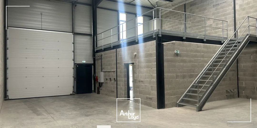 Locaux d'activité & Entrepôts - Location - SAINT BONNET DE MURE - 69720 - 218-1059 - 7661918