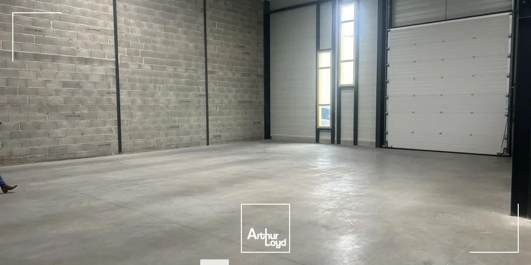 Locaux d'activité & Entrepôts - Location - SAINT BONNET DE MURE - 69720 - 218-1059 - 7661919