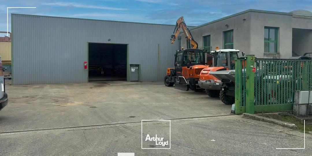 Locaux d'activité & Entrepôts - Location - SAINT BONNET DE MURE - 69720 - 518-518 - 7661988