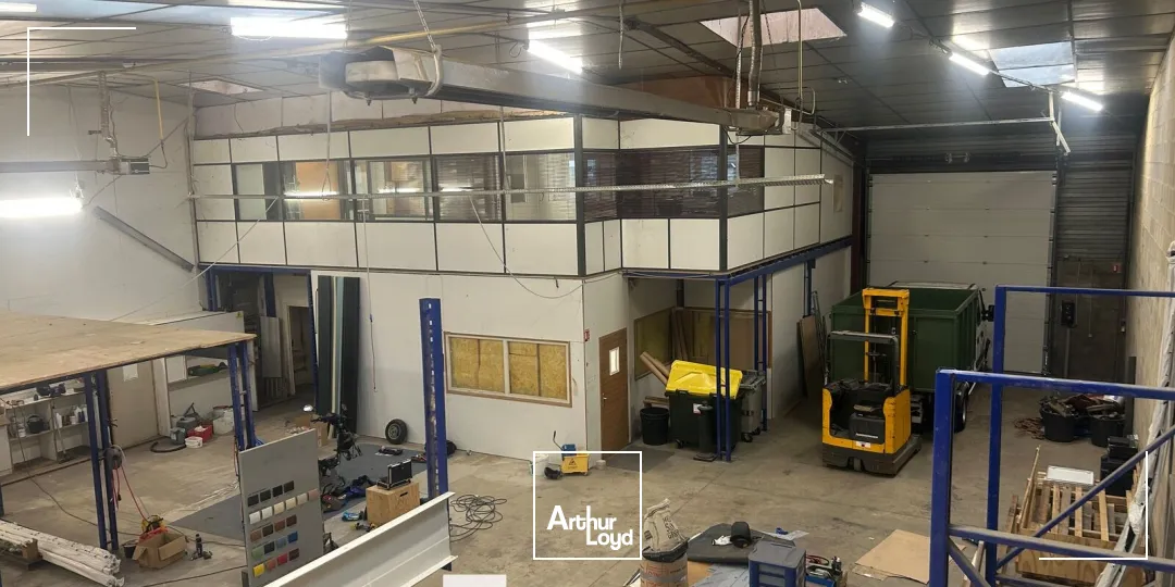 Locaux d'activité & Entrepôts - Location - CHASSIEU - 69680 - 551-551 - 7662315