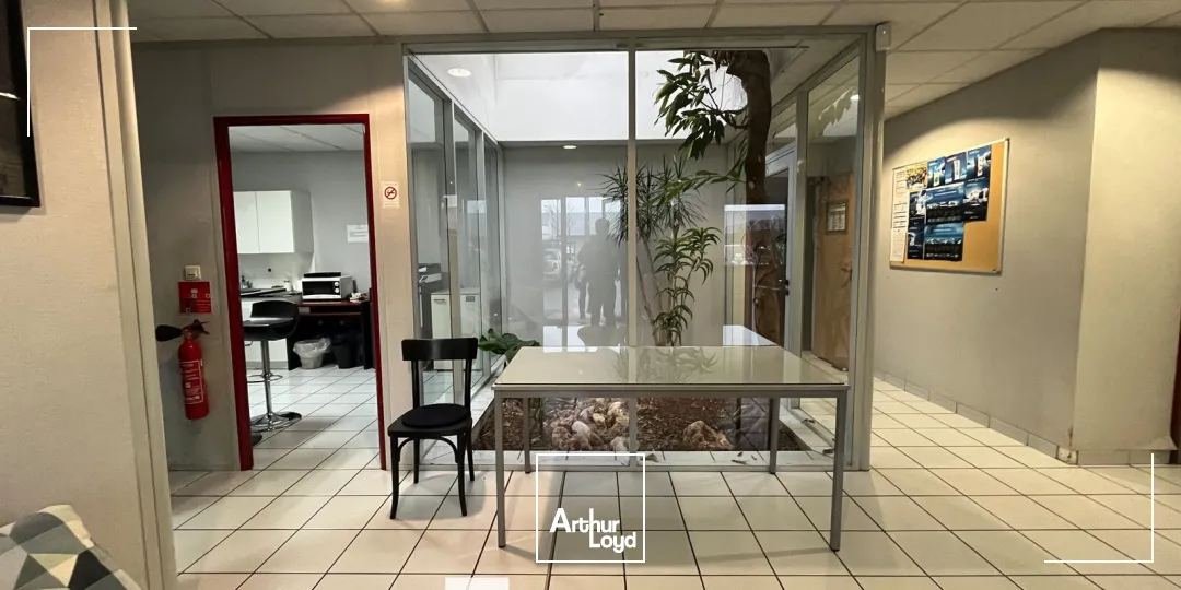 Locaux d'activité & Entrepôts - Location - VAULX EN VELIN - 69120 - 450-450 - 7662325