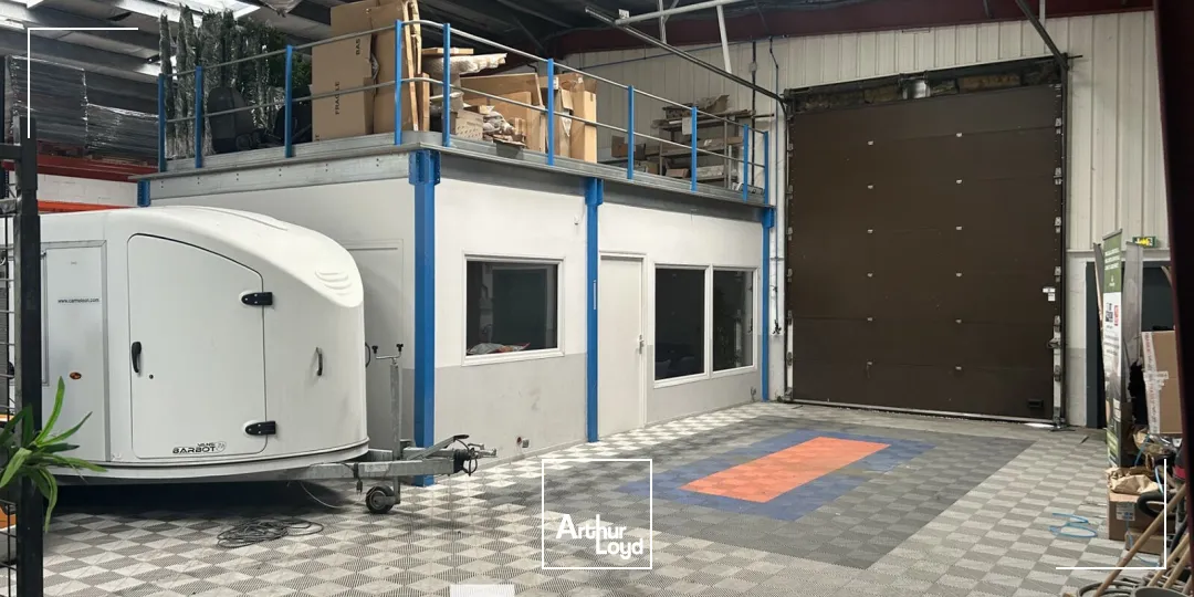 Locaux d'activité & Entrepôts - Location - DECINES CHARPIEU - 69150 - 670-670 - 7662361