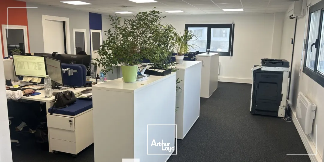 Locaux d'activité & Entrepôts - Location - DECINES CHARPIEU - 69150 - 670-670 - 7662364