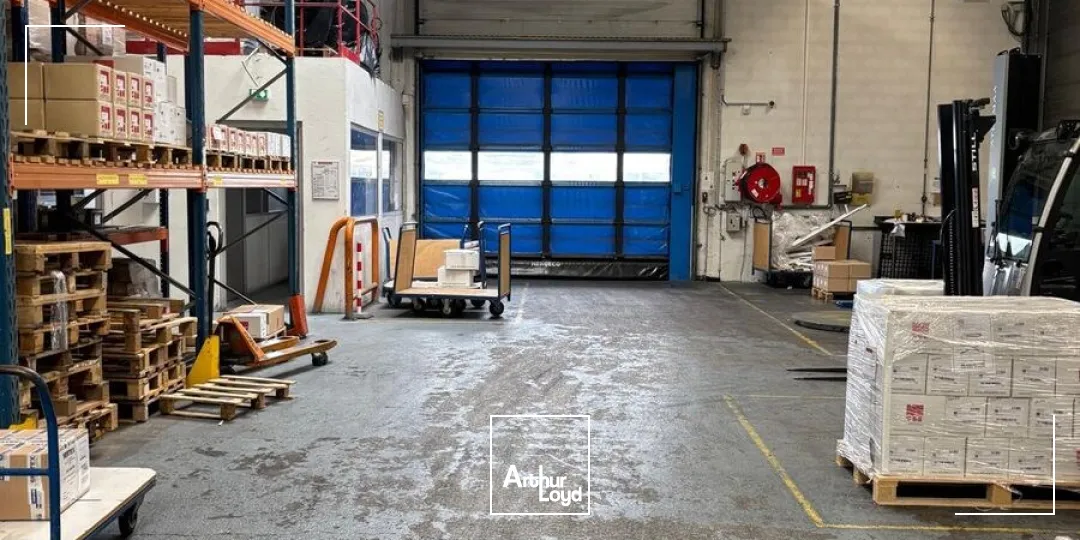 Locaux d'activité & Entrepôts - Location - VILLEURBANNE - 69100 - 3250-3250 - 7662381