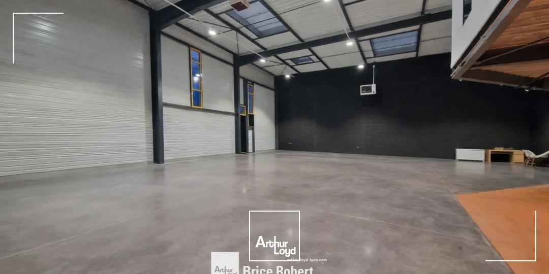 Locaux d'activité & Entrepôts - Vente - SAINT BONNET DE MURE - 69720 - 407-407 - 7662414