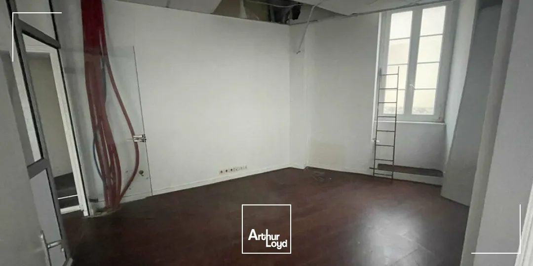 Locaux commerciaux - Location - LA ROCHE-SUR-YON - 85000 - 66-66 - 7662783