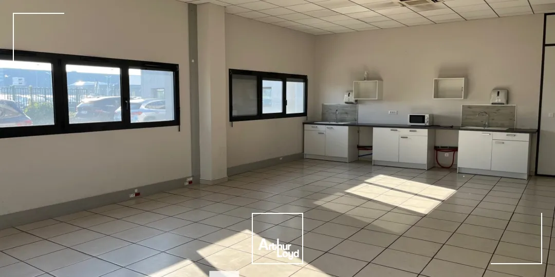 Locaux d'activité & Entrepôts - Location - SAINT PRIEST - 69800 - 3769-3769 - 7663650