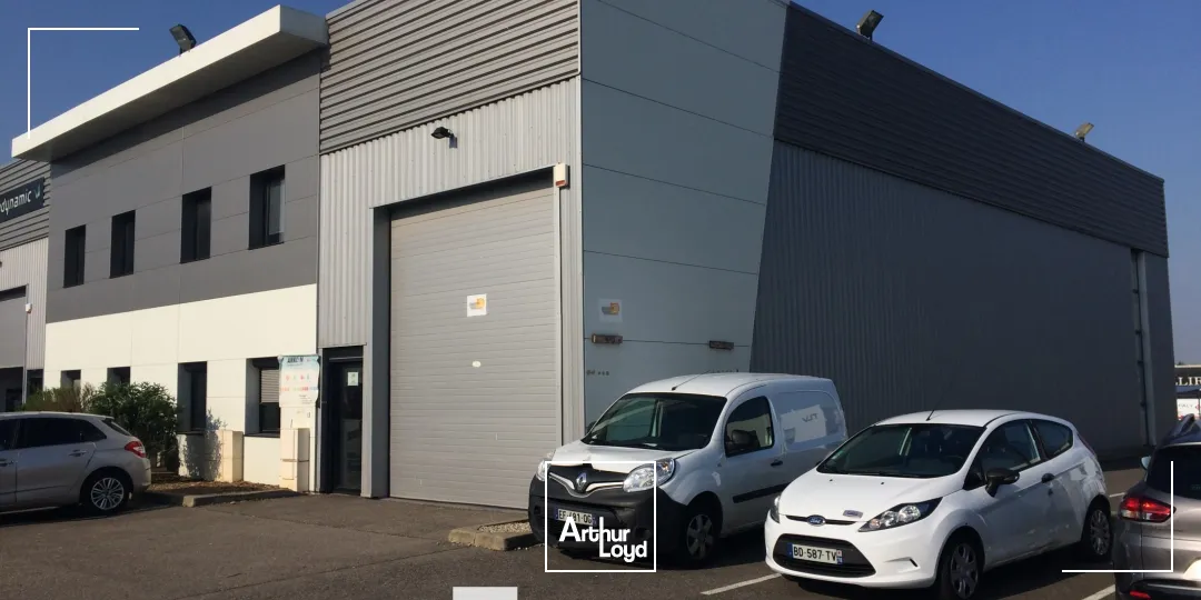 Locaux d'activité & Entrepôts - Location - SAINT PRIEST - 69800 - 330-330 - 7663666