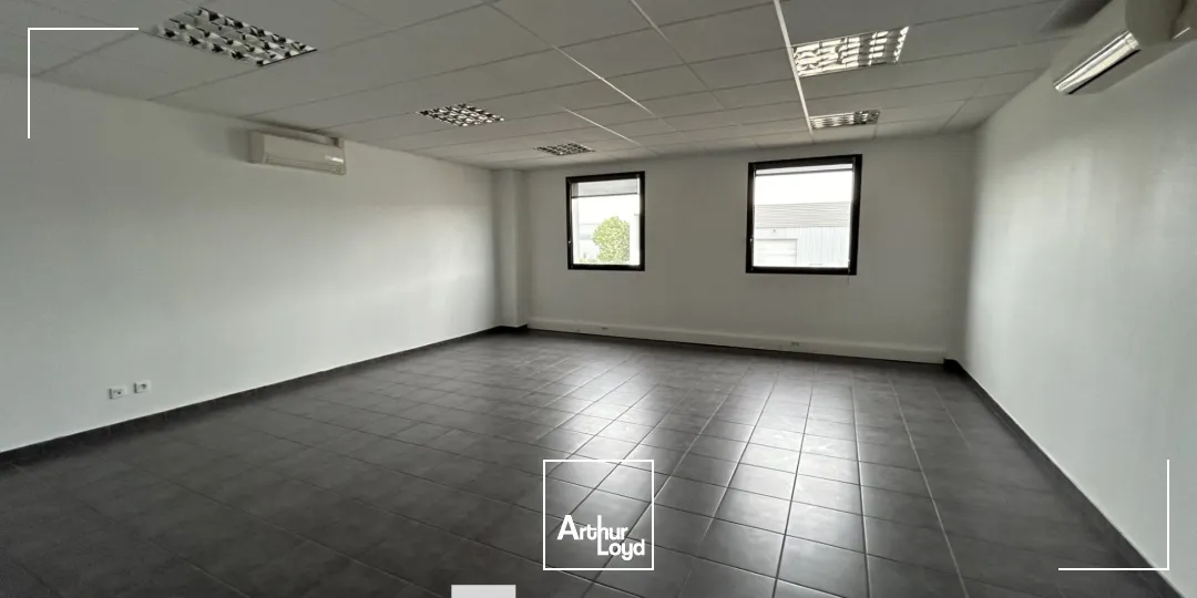 Locaux d'activité & Entrepôts - Location - SAINT PRIEST - 69800 - 330-330 - 7663667