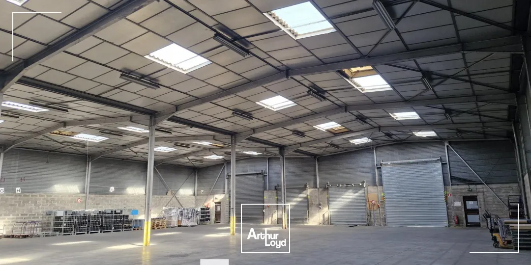 Locaux d'activité & Entrepôts - Location - VAULX EN VELIN - 69120 - 1180-1180 - 7663680