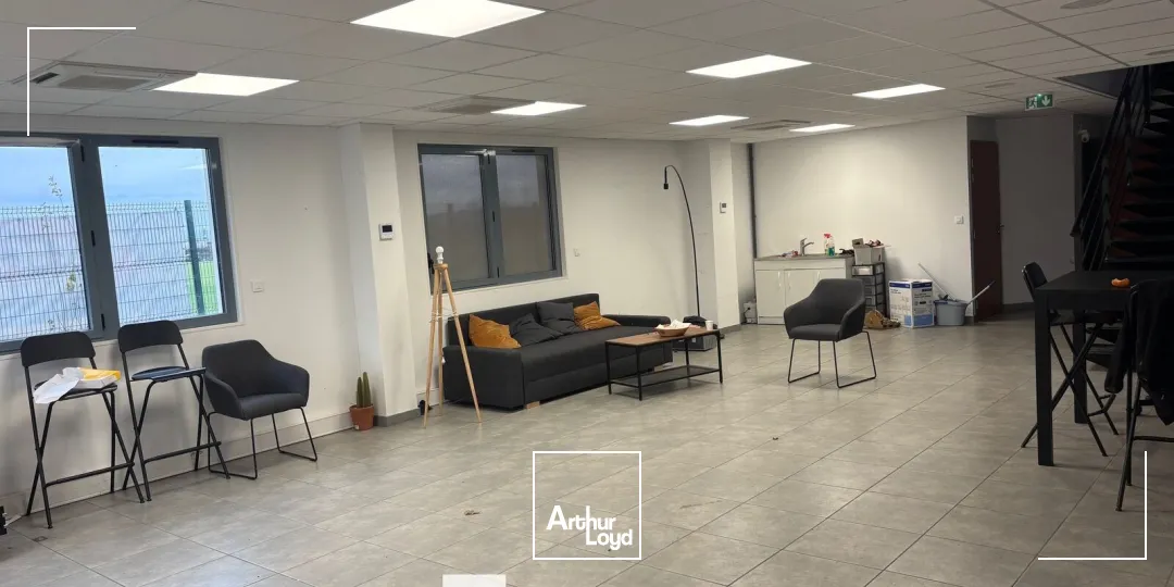 Locaux d'activité & Entrepôts - Location - SAINT PRIEST - 69800 - 670.3-670.3 - 7663720