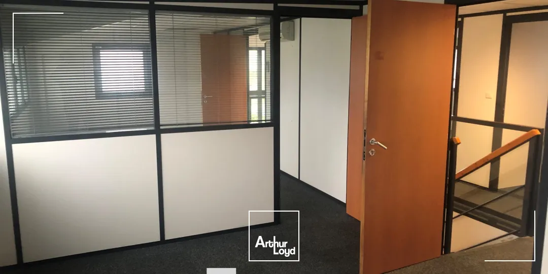 Locaux d'activité & Entrepôts - Location - JONS - 69330 - 300-300 - 7663830