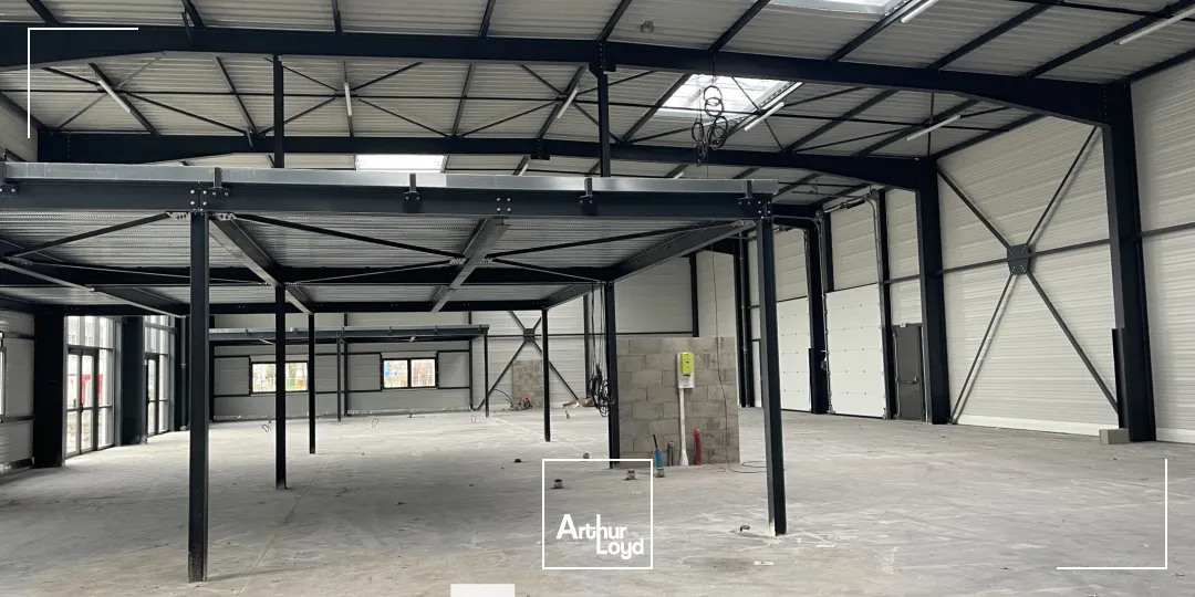 Locaux d'activité & Entrepôts - Location - BOURGOIN JALLIEU - 38300 - 588.6-588.6 - 7663854