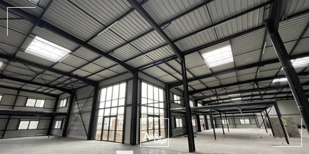 Locaux d'activité & Entrepôts - Location - BOURGOIN JALLIEU - 38300 - 588.6-588.6 - 7663855