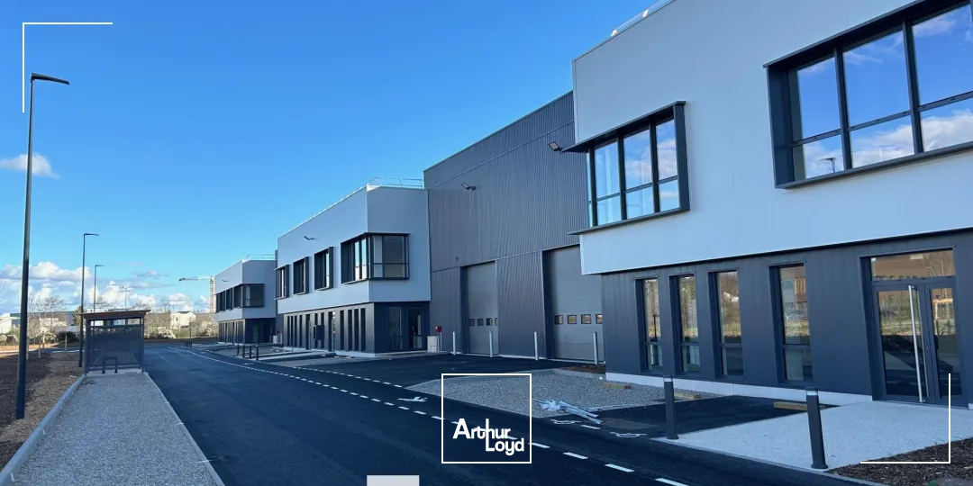 Locaux d'activité & Entrepôts - Location - SAINT PRIEST - 69800 - 541-7788 - 7663893