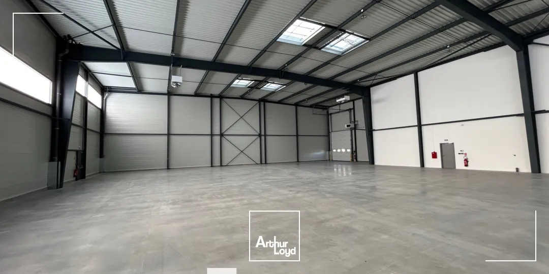 Locaux d'activité & Entrepôts - Location - SAINT PRIEST - 69800 - 541-7788 - 7663894