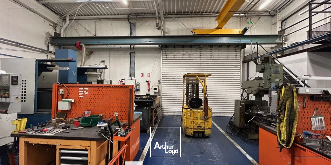 Locaux d'activité & Entrepôts - Vente - SAINT PRIEST - 69800 - 650-650 - 7664040