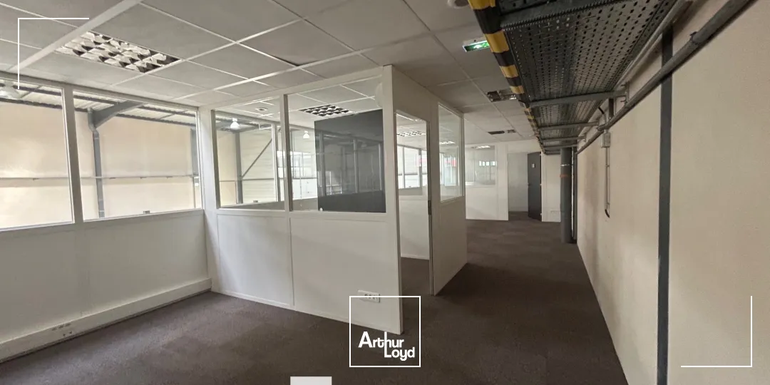 Locaux d'activité & Entrepôts - Location - SAINT PRIEST - 69800 - 203.14-1990.3 - 7664068