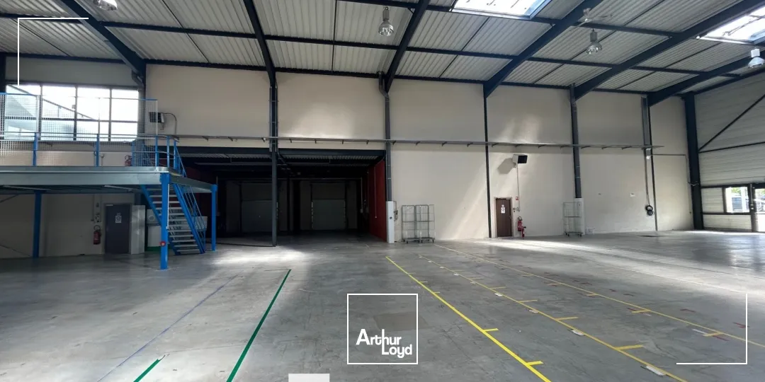 Locaux d'activité & Entrepôts - Location - SAINT PRIEST - 69800 - 203.14-1990.3 - 7664074