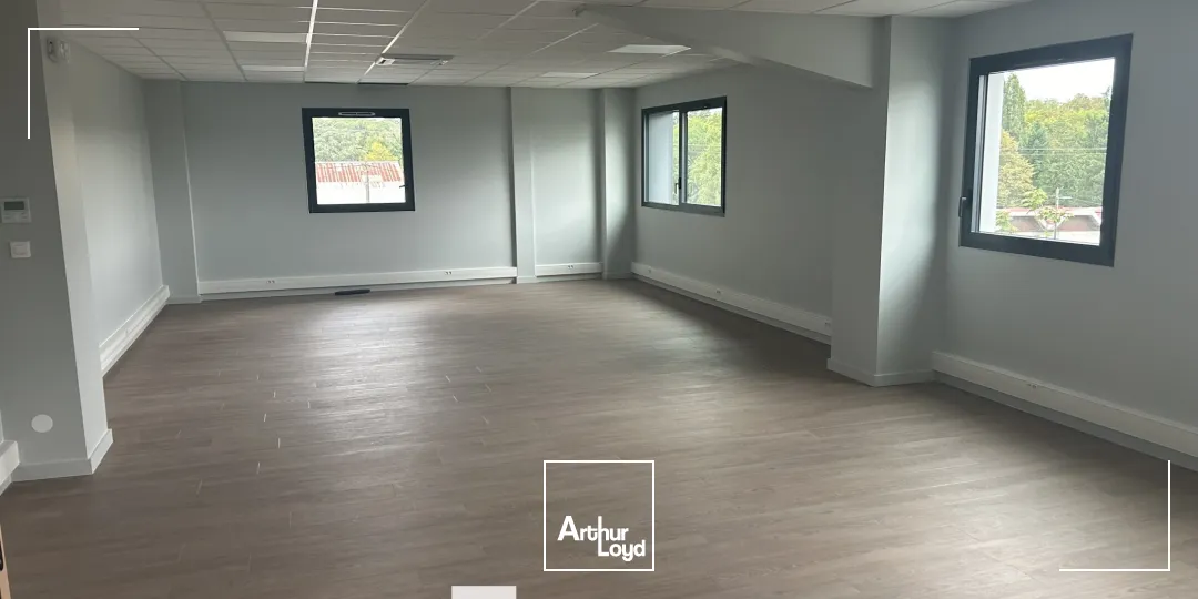 Locaux d'activité & Entrepôts - Location - LA TOUR DE SALVAGNY - 69890 - 242.87-584.98 - 7664090