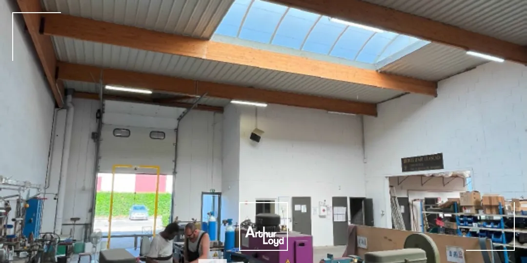 Locaux d'activité & Entrepôts - Location - DECINES CHARPIEU - 69150 - 363-2289 - 7664120