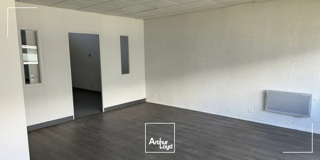 Locaux d'activité & Entrepôts - Location - SAINT CYR SUR LOIRE - 37540 - 82-82 - 7664369