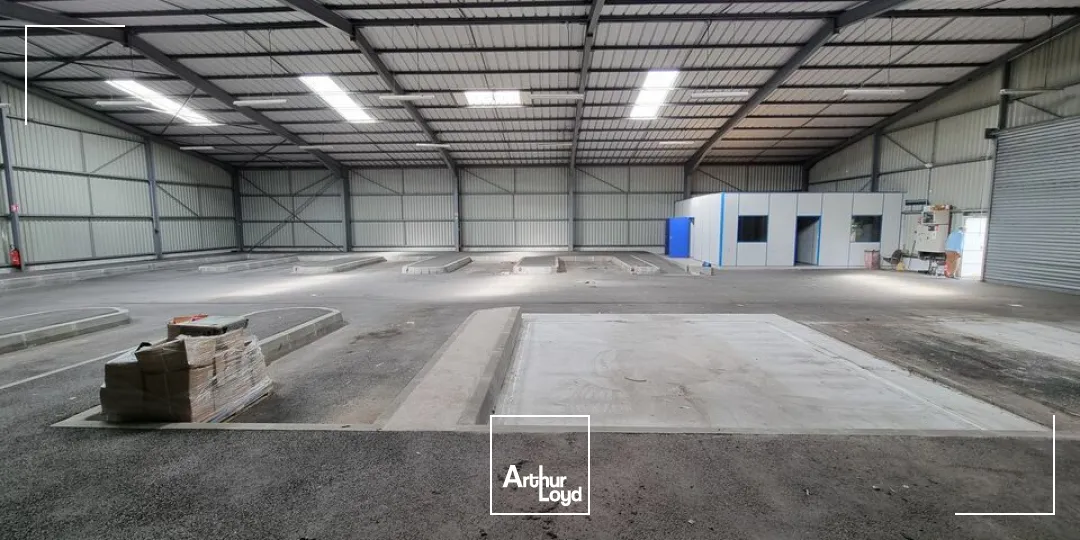 Locaux d'activité & Entrepôts - Vente - LA CRECHE - 79260 - 885-885 - 7665124