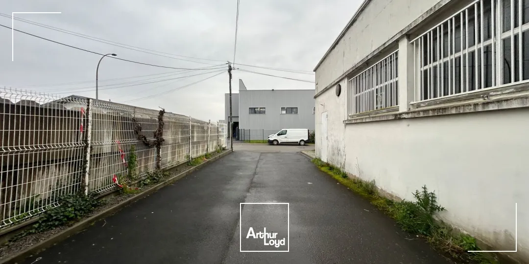 Locaux commerciaux - Location - SAINT HERBLAIN - 44800 - 962-962 - 7666443