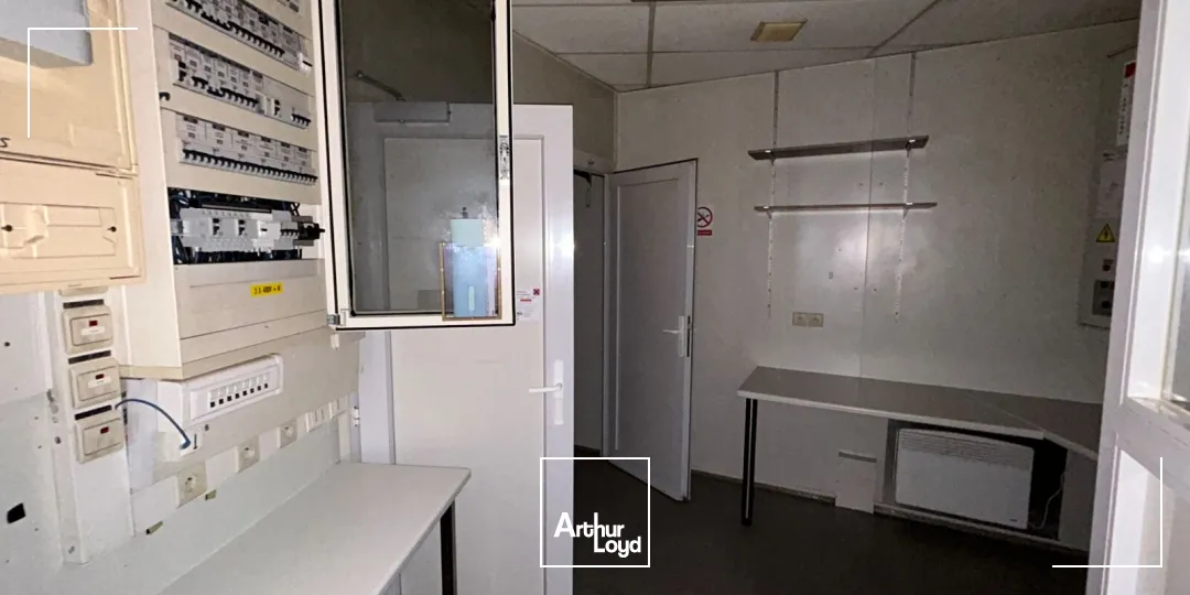 Locaux commerciaux - Location - MARCQ EN BAROEUL - 59700 - 65.8-65.8 - 7666572